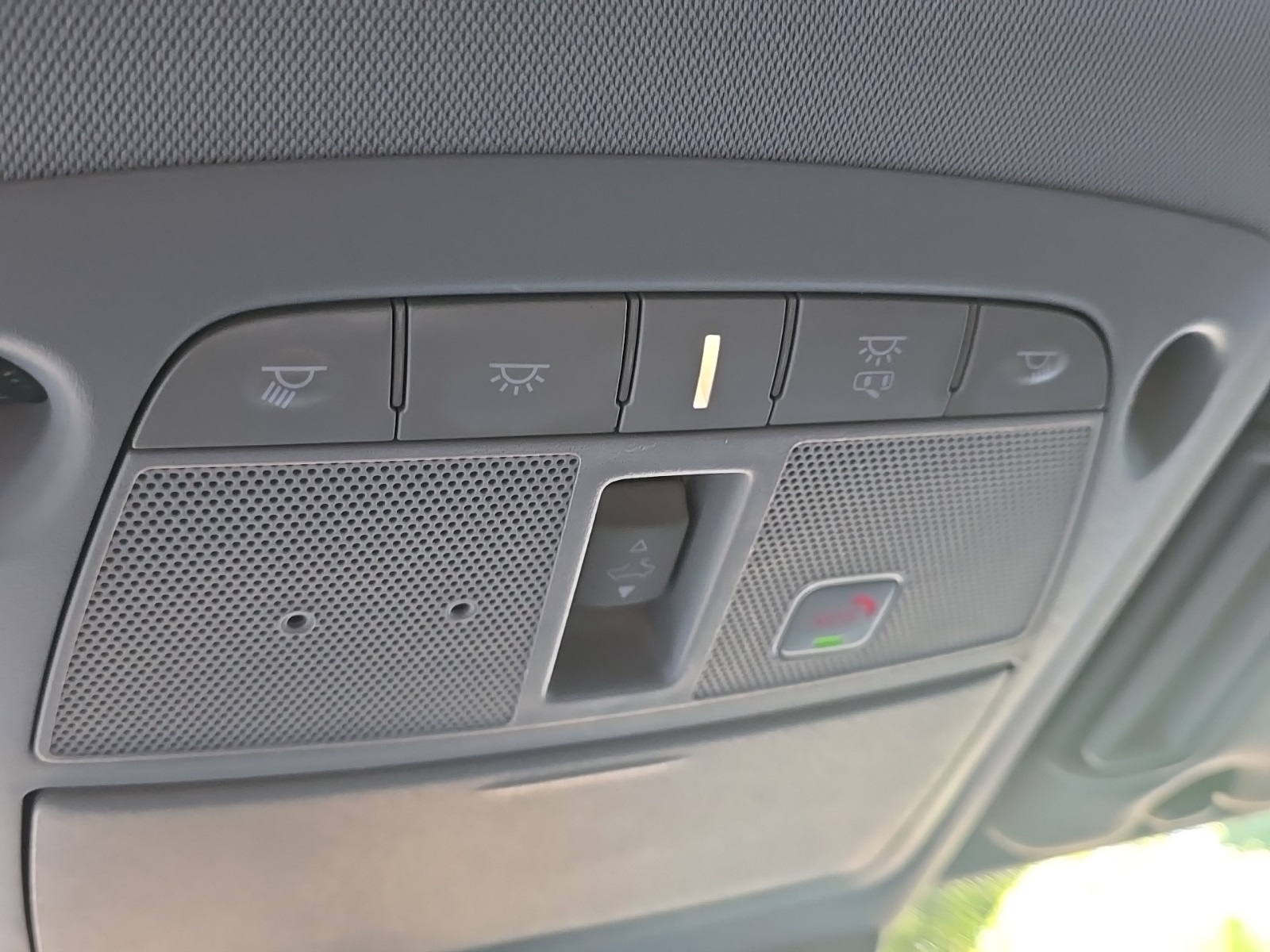 2020 Infiniti QX80 Luxe photo 25