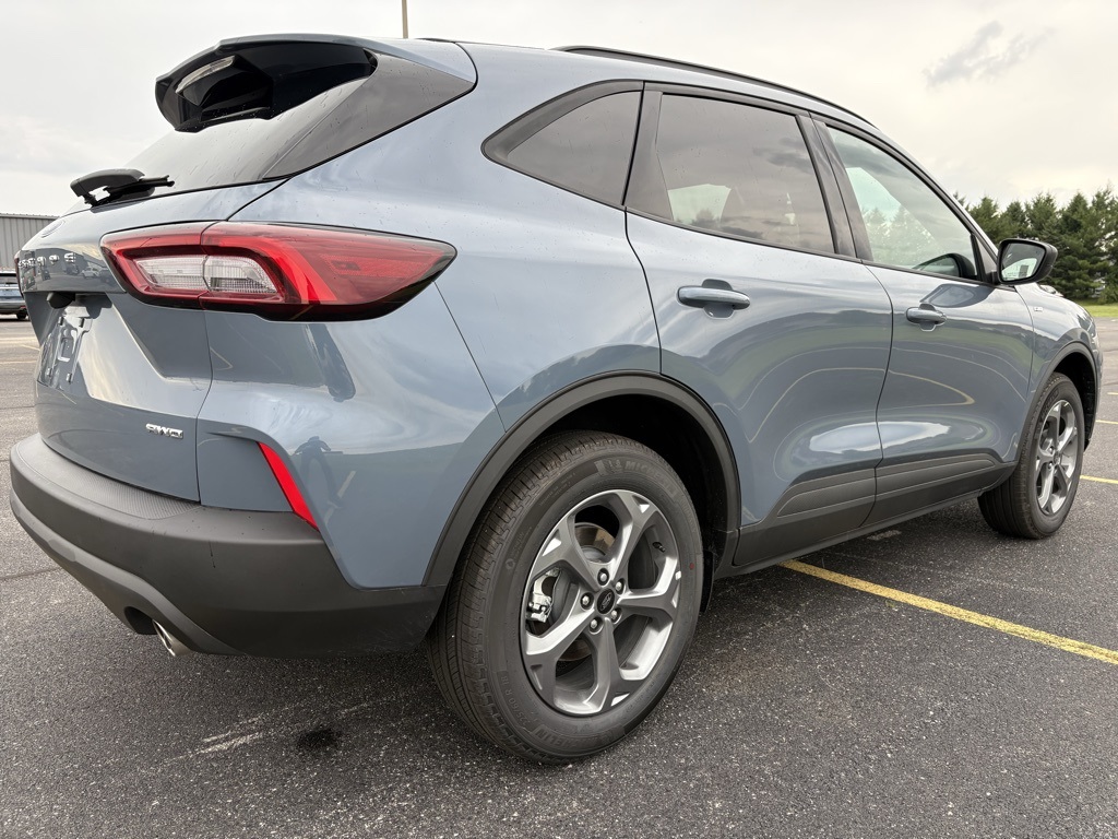 2025 Ford Escape ST-Line photo 2