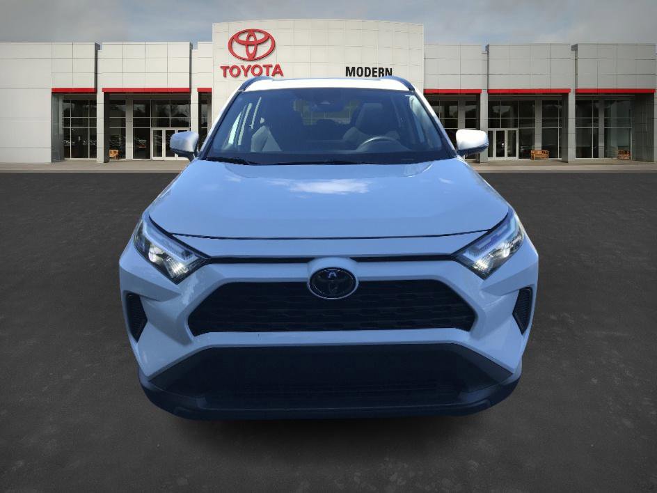2023 Toyota RAV4 XLE photo 7