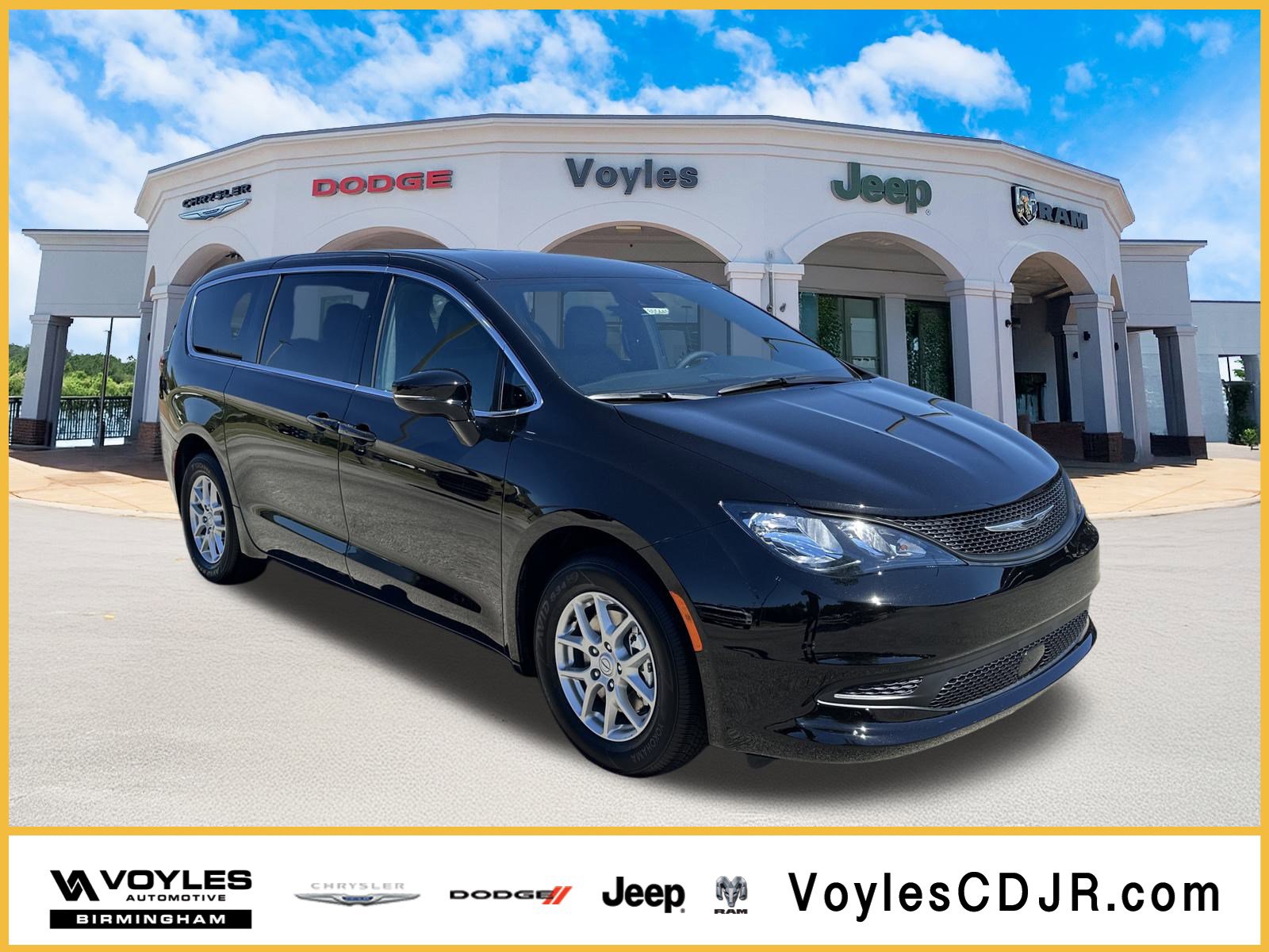 2026 Chrysler Voyager LX's photo