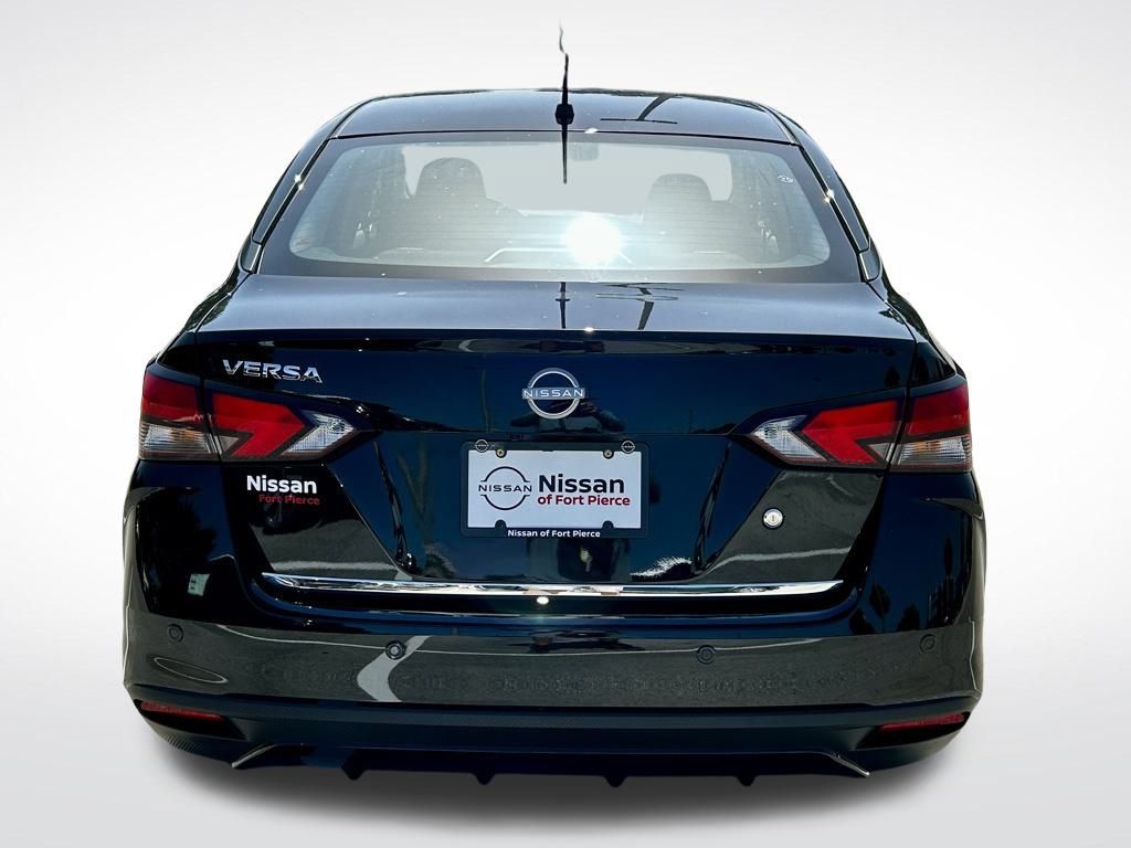 2025 Nissan Versa S photo 4