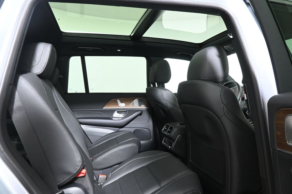 2025 Mercedes Benz GLS 450 4MATIC photo 19