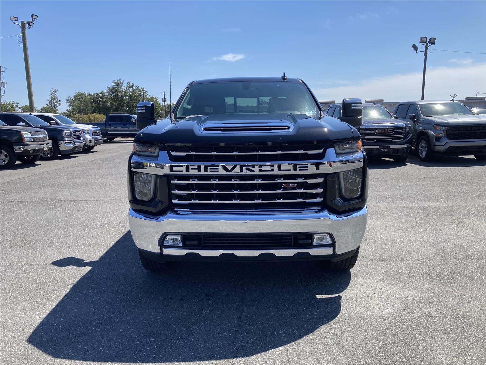 2020 Chevrolet Silverado 2500HD LTZ photo 3