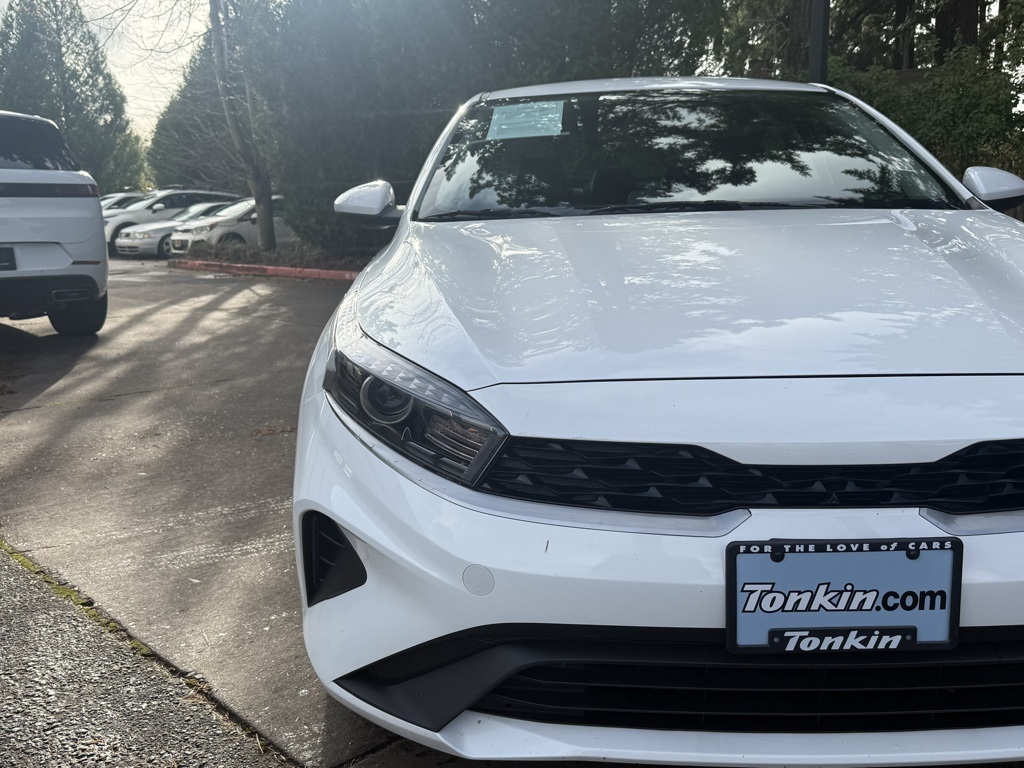 2023 Kia Forte LXS photo 2