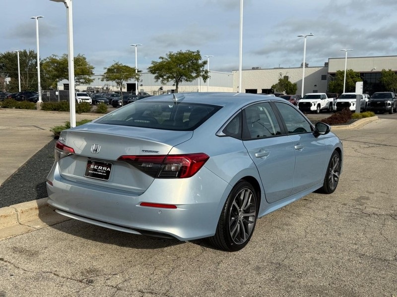 2023 Honda Civic Touring photo 3