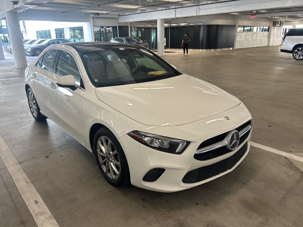 2022 Mercedes-Benz A-Class A220's photo