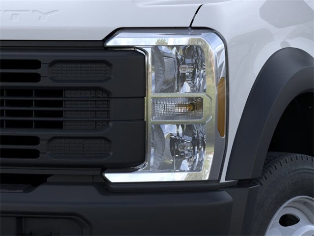 2025 Ford F-550 photo 16