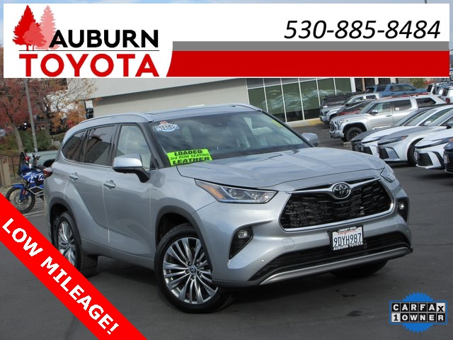 2023 Toyota Highlander Platinum's photo