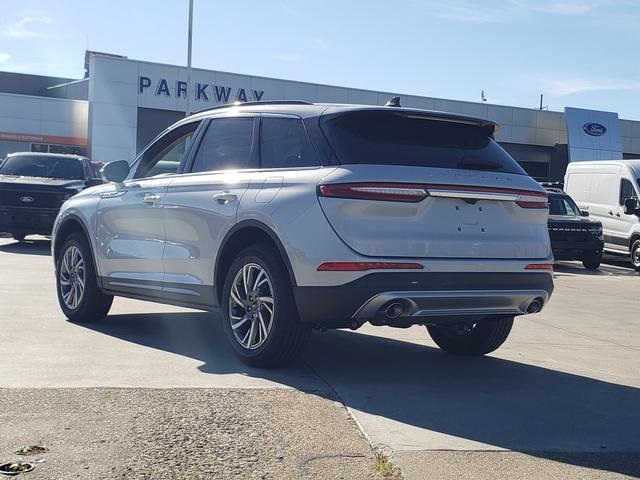 2026 Lincoln Corsair Premiere photo 2