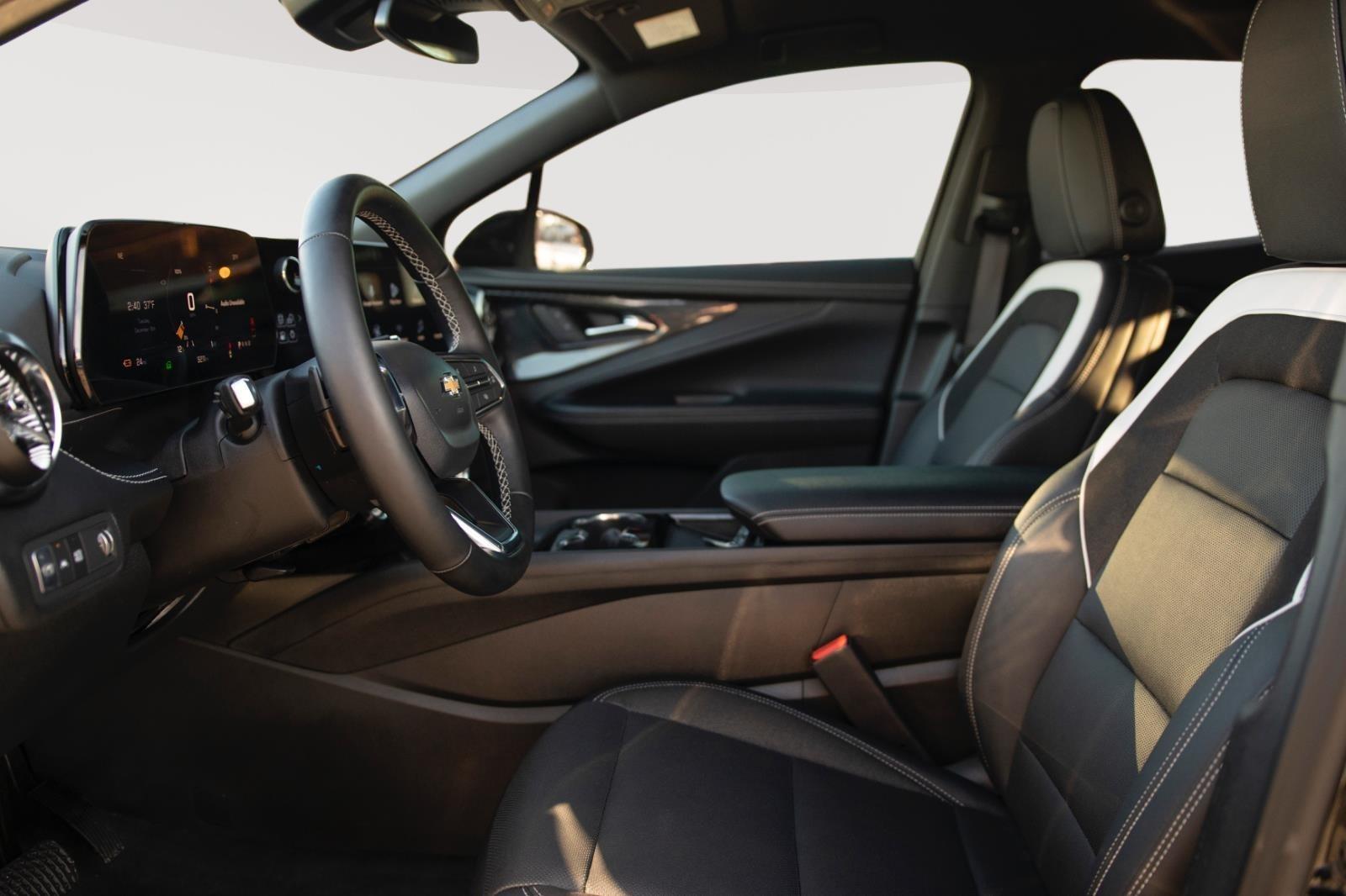 Used 2025 Chevrolet Blazer EV LT with VIN 3GNKDGRJ8SS207854 for sale in Manchester, CT