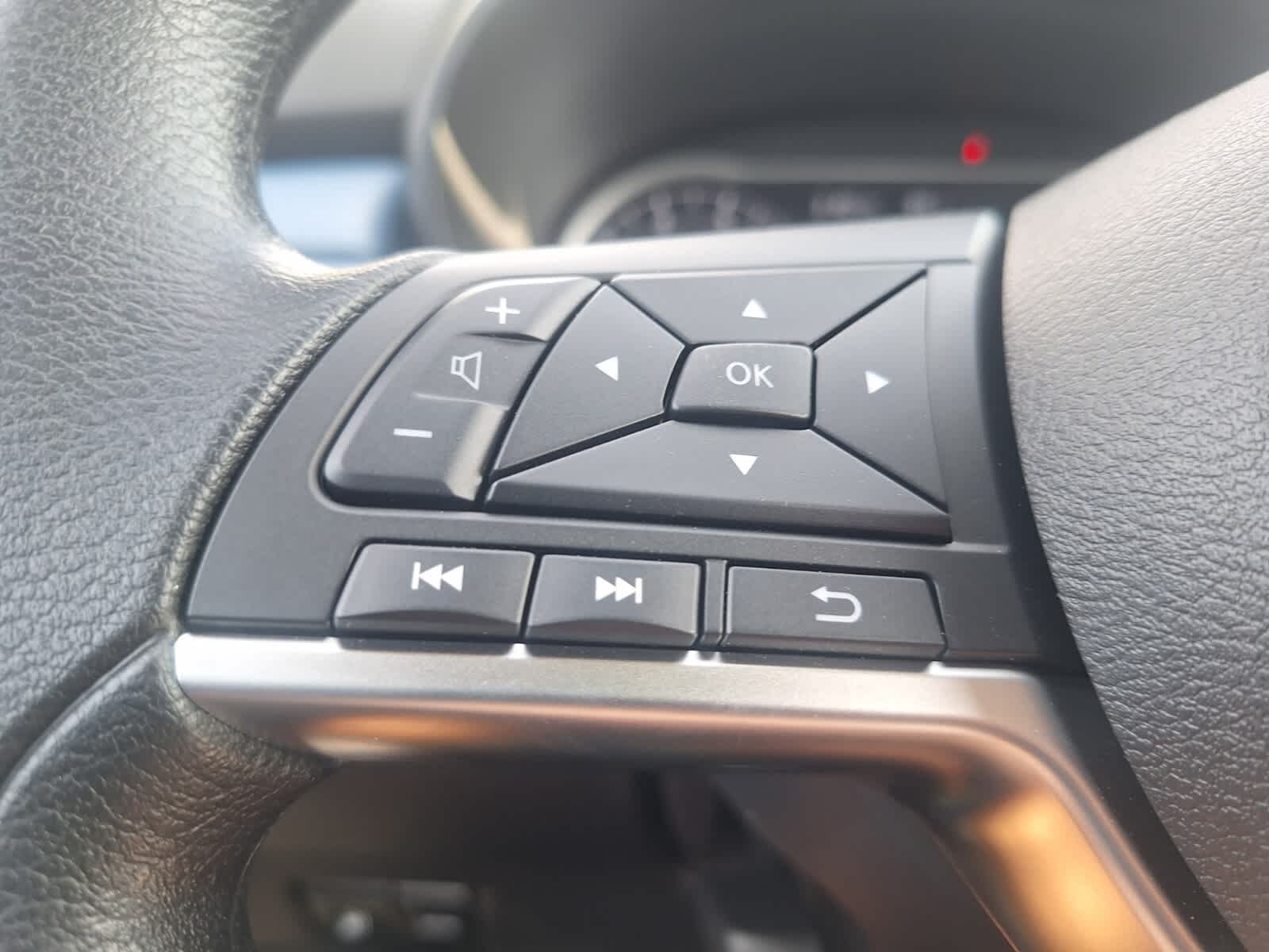 2025 Nissan Versa SV photo 12