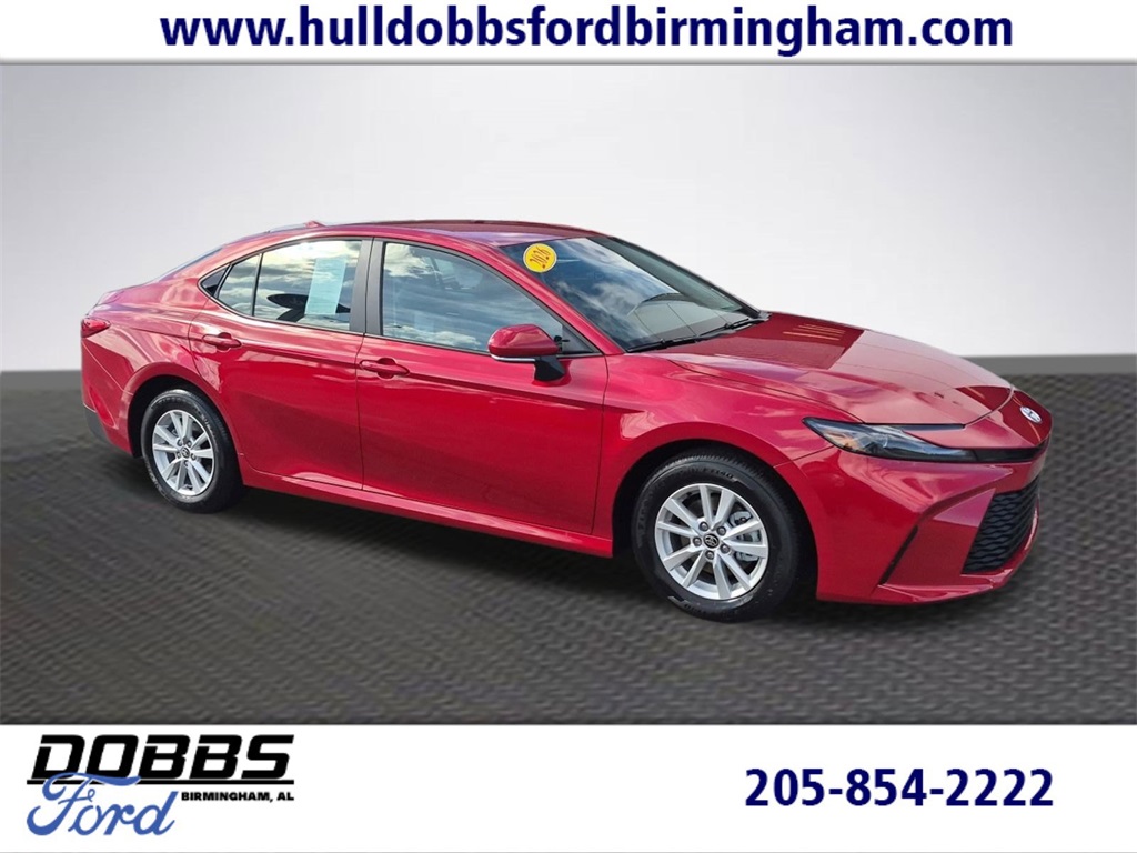 2026 Toyota Camry LE's photo