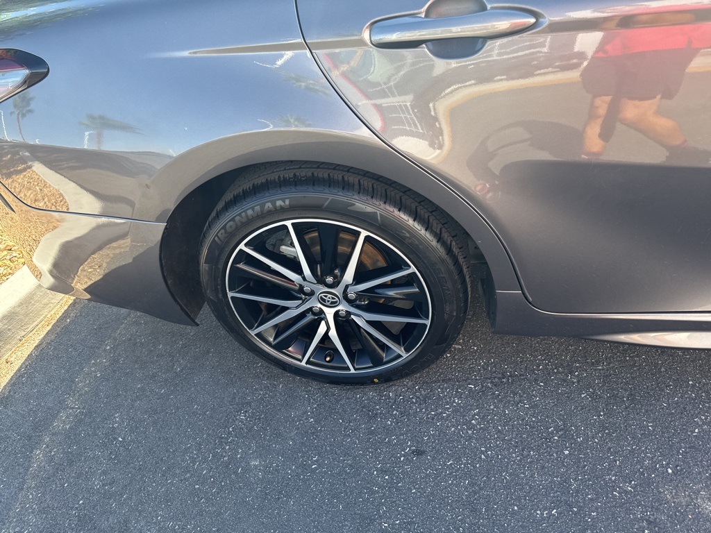 2022 Toyota Camry SE photo 21