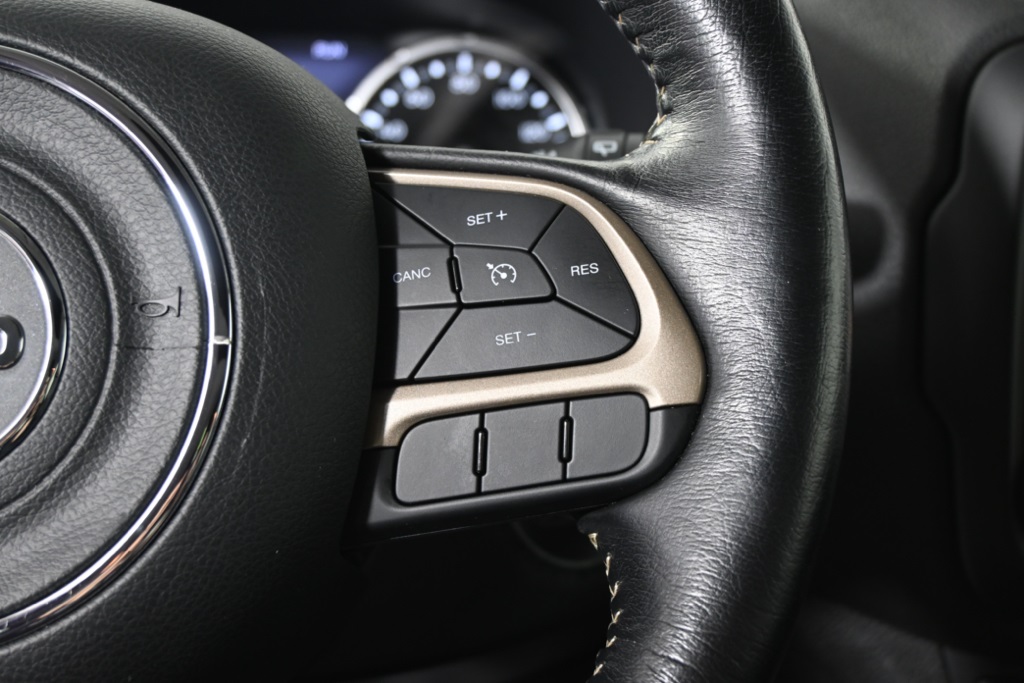 2017 Jeep Renegade Limited photo 32