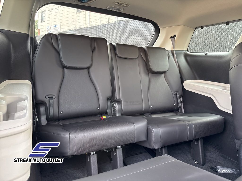 2024 Kia Carnival SX photo 20
