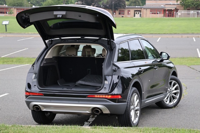2022 Lincoln Corsair Standard photo 4