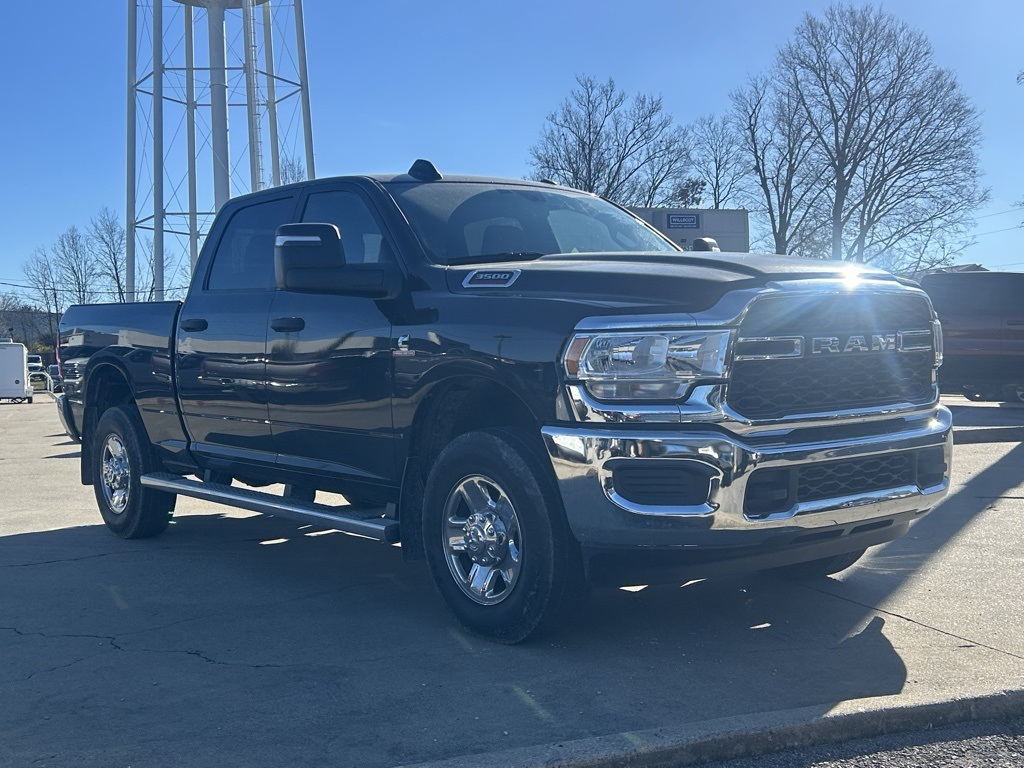 2023 Ram 3500 Tradesman photo 4
