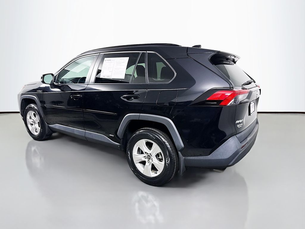 2021 Toyota RAV4 Hybrid XLE photo 4