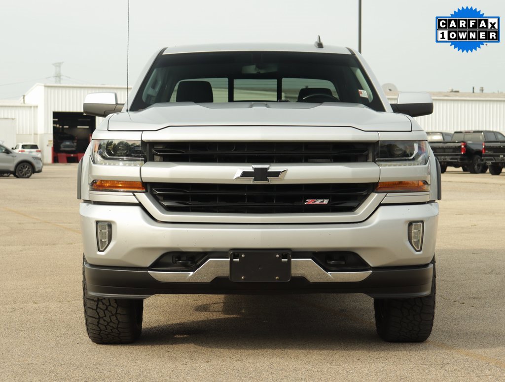 2018 Chevrolet Silverado 1500 LT photo 2