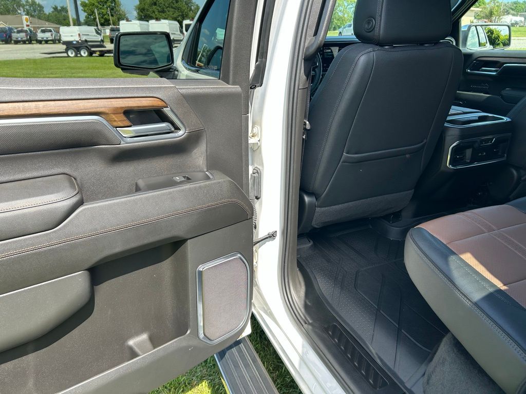 2023 Chevrolet Silverado 1500 High Country photo 27
