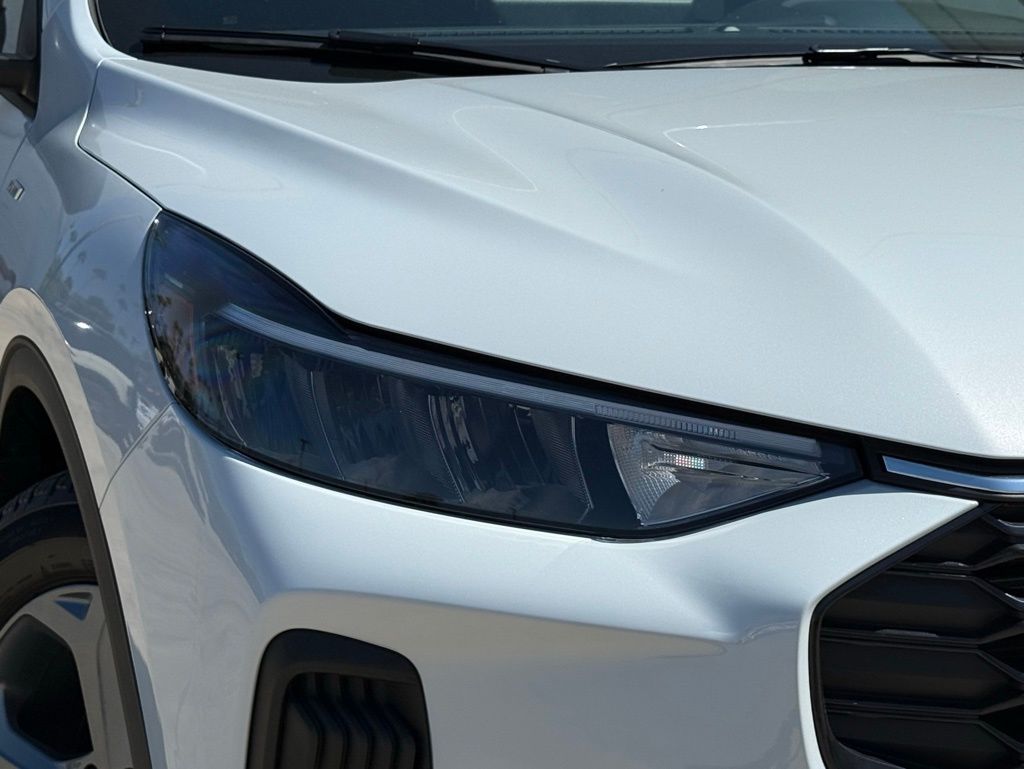 2025 Ford Escape ST-Line photo 2