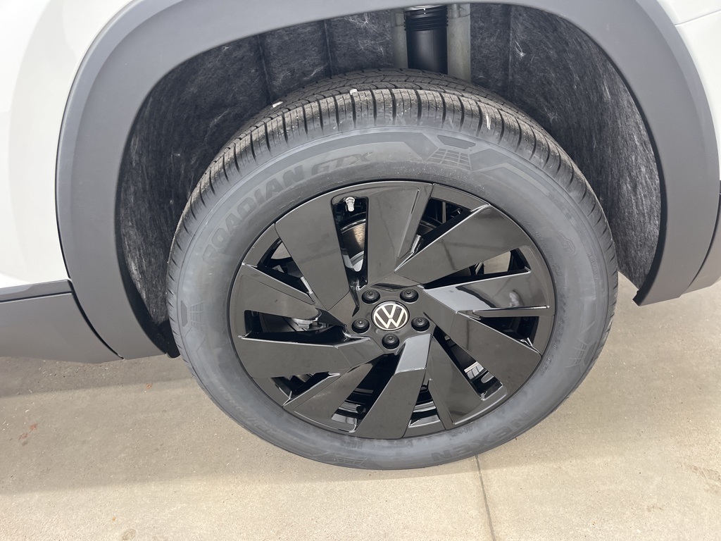 2025 Volkswagen Atlas SE Technology photo 30