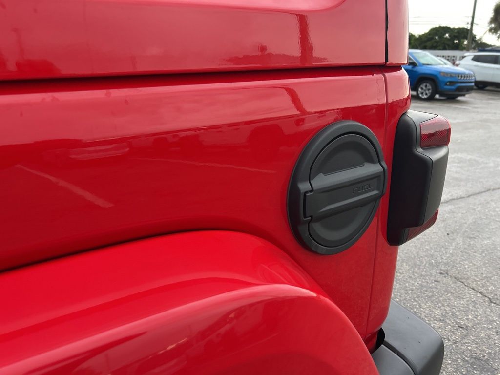 2021 Jeep Wrangler Unlimited Sahara High Altitude 4xe photo 21