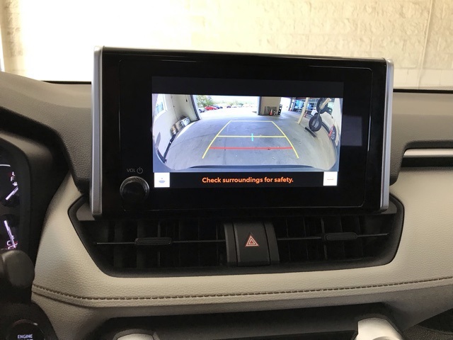 2023 Toyota RAV4 XLE photo 21