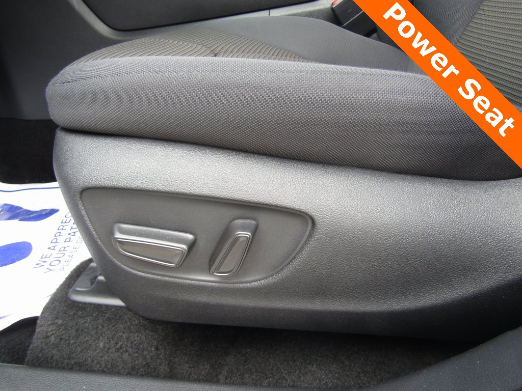 2024 Toyota Highlander LE photo 7