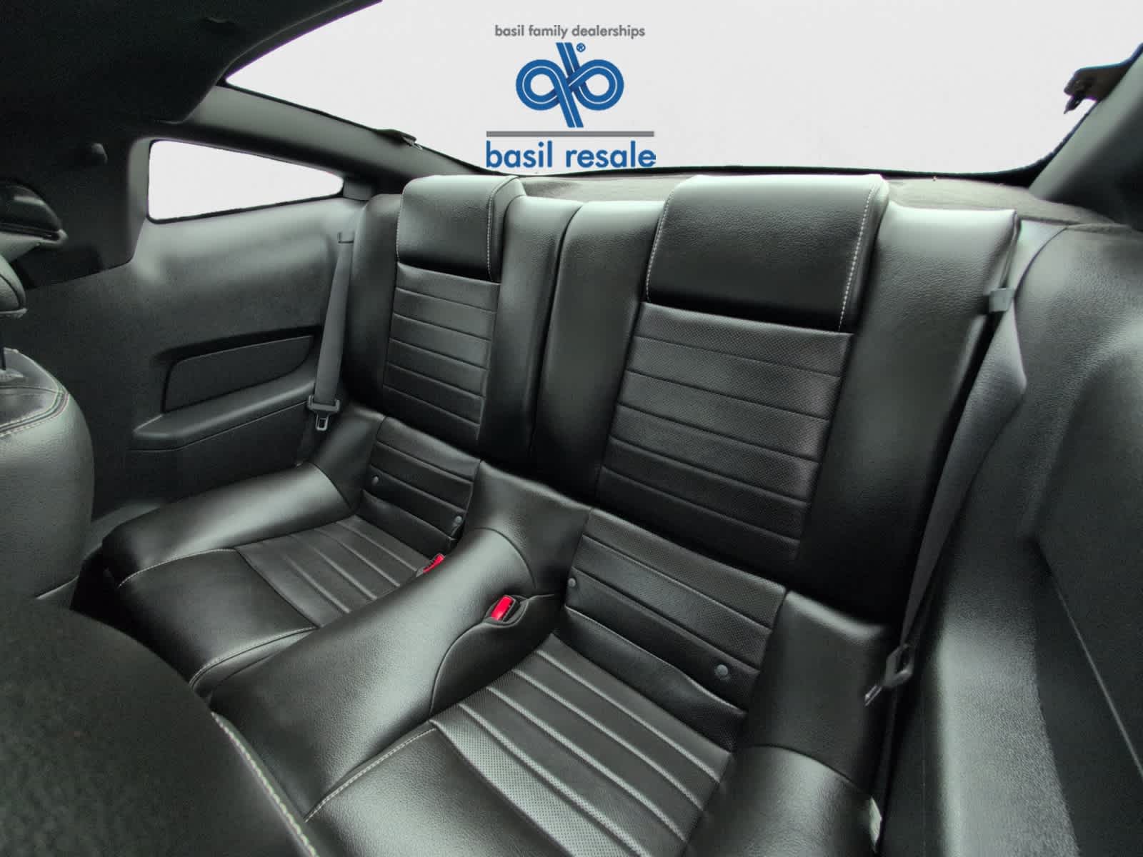 2010 Ford Mustang V6 Premium photo 16