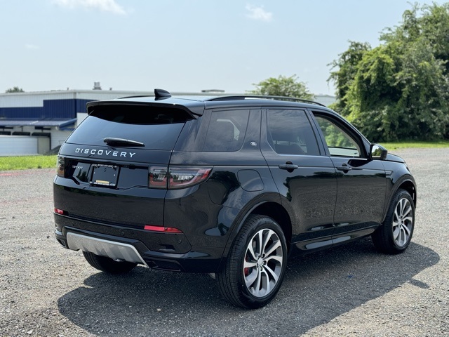 2025 Land Rover Discovery Sport S photo 3