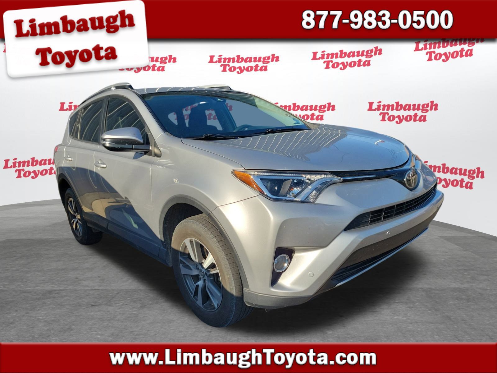 2017 Toyota RAV4 XLE's photo