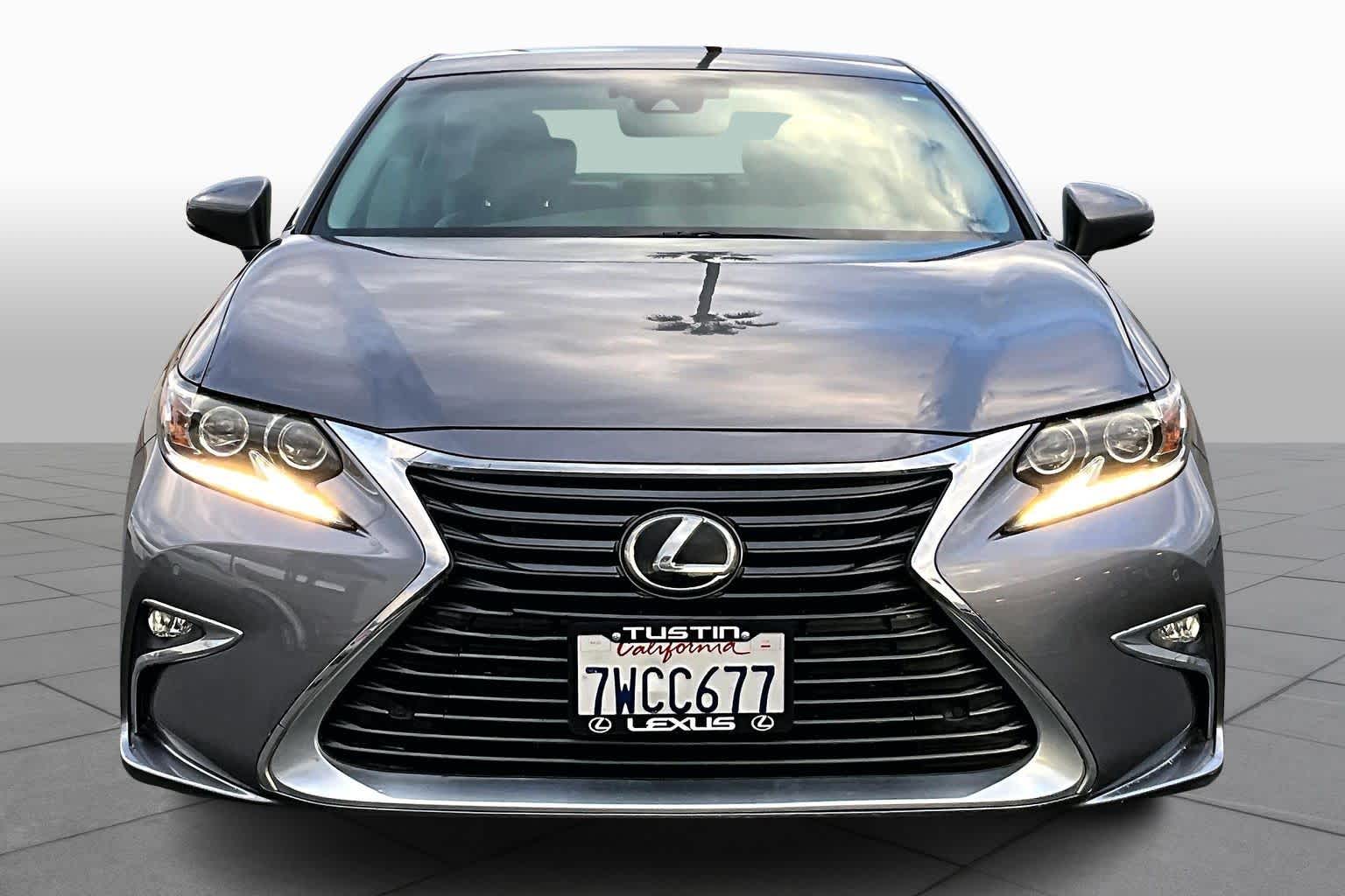 2016 Lexus ES 350 photo 3