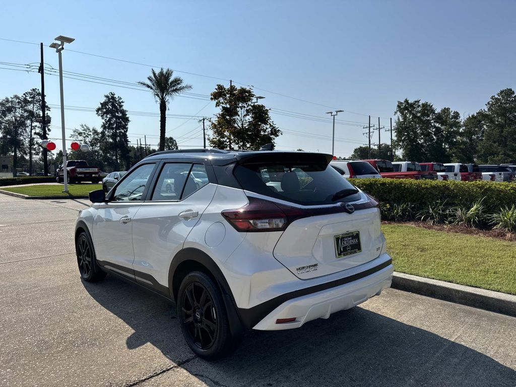 2024 Nissan Kicks SR photo 4