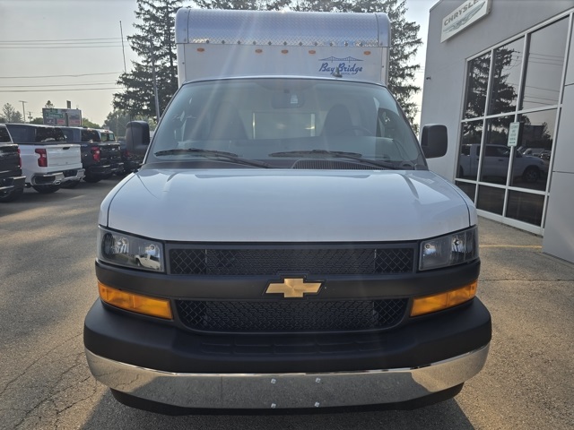 2025 Chevrolet Express 3500 Work Van photo 3