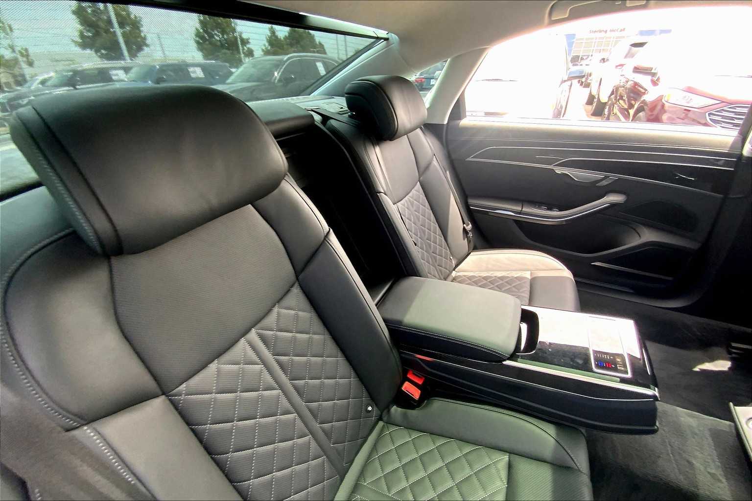 2022 Audi S8 4.0T Quattro photo 16