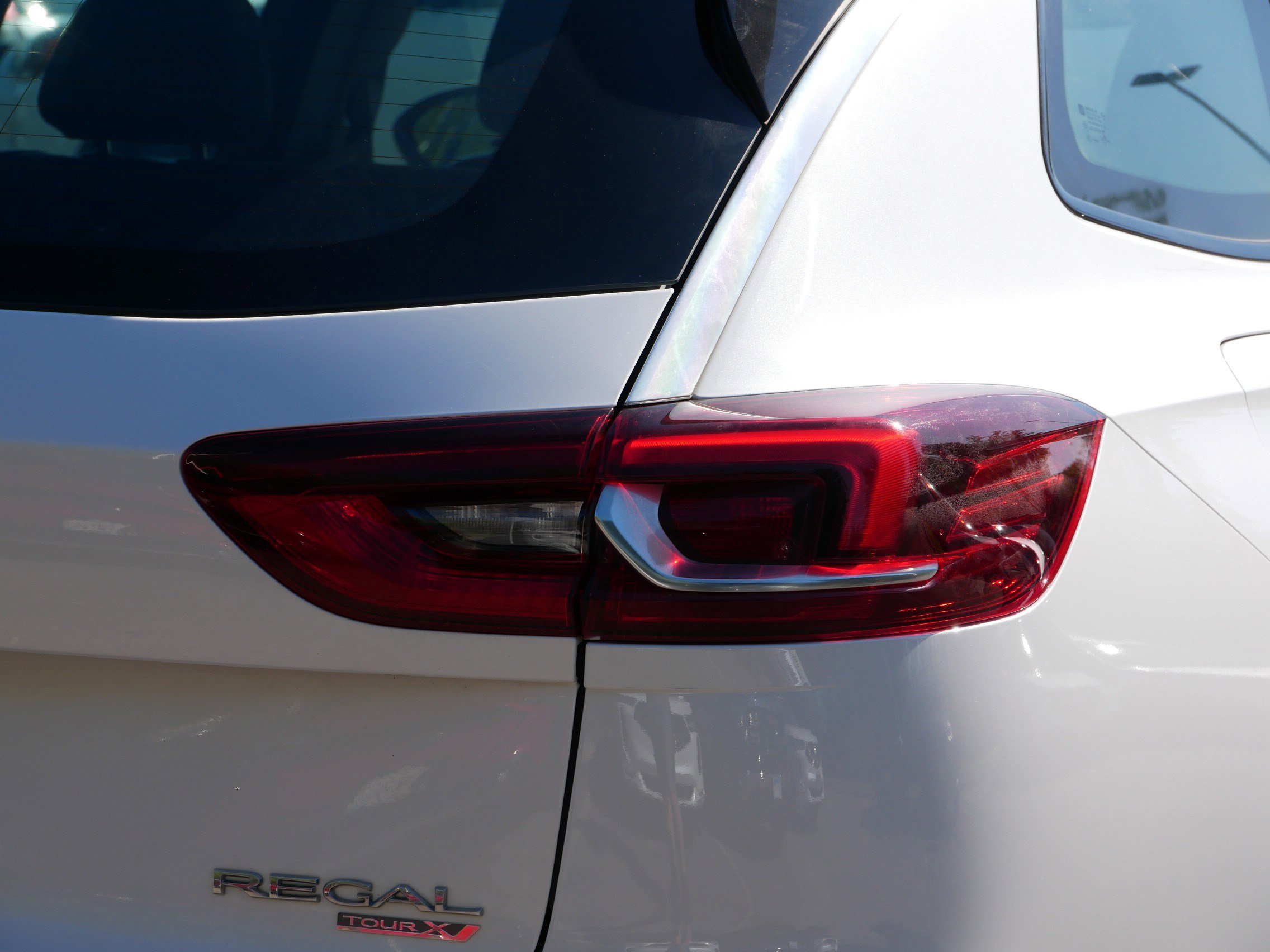 2019 Buick Regal TourX Essence photo 16