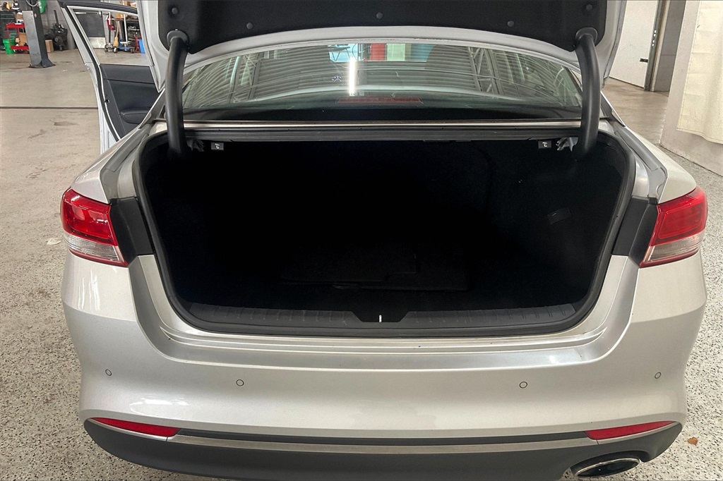 2018 Kia Optima LX photo 25