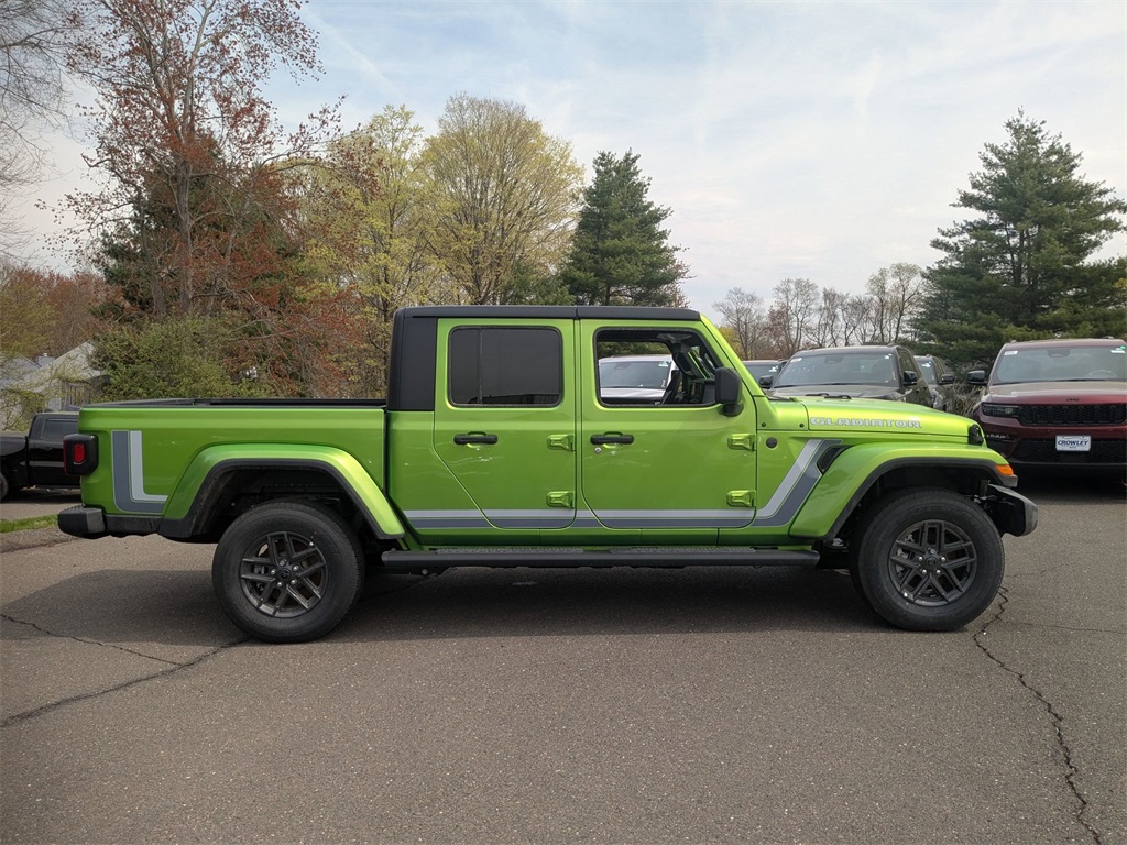 2025 Jeep Gladiator Sport S photo 2