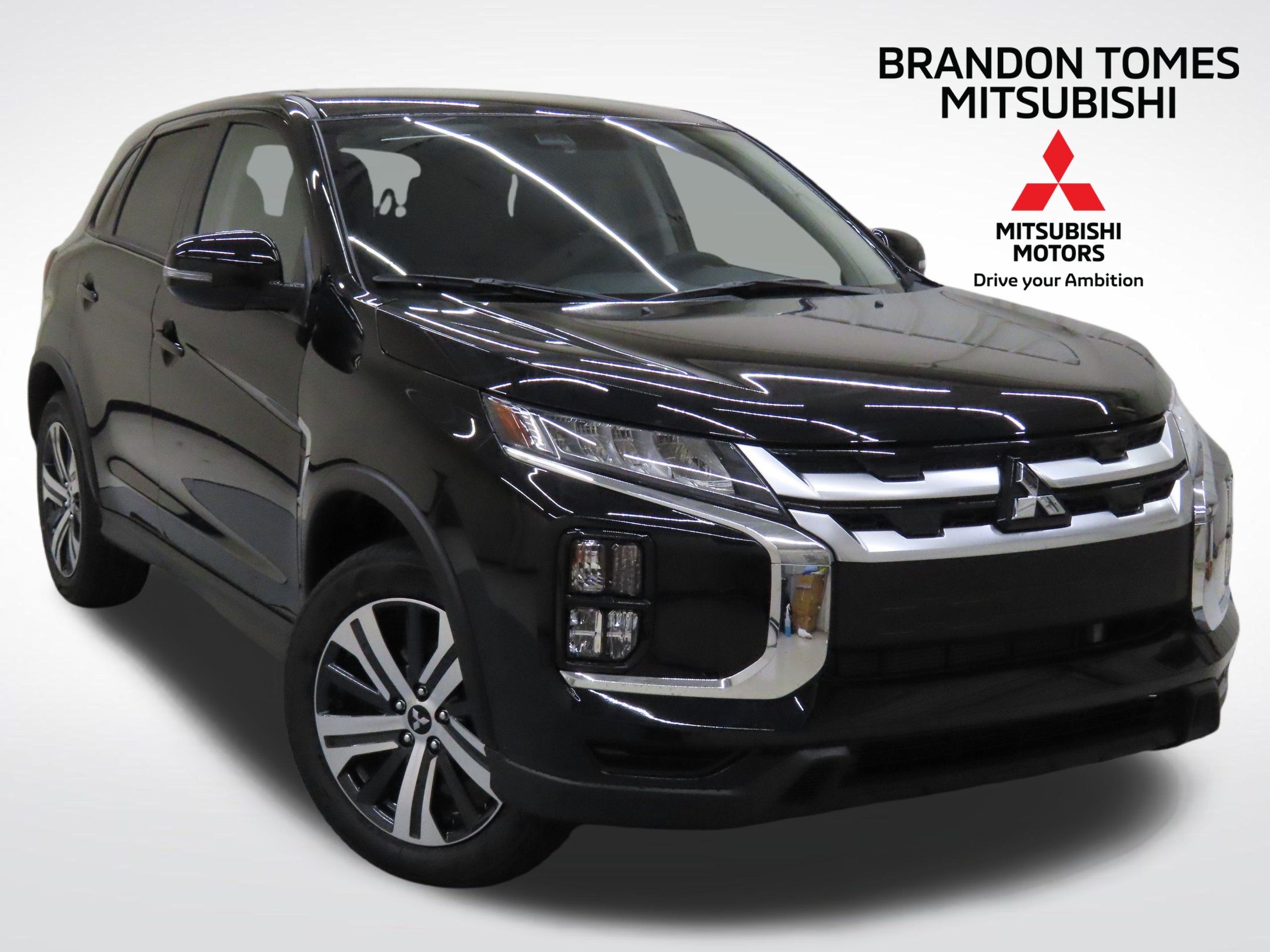 2025 Mitsubishi Outlander Sport SE's photo