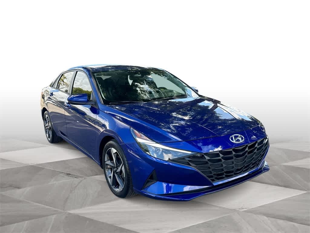 2023 Hyundai Elantra SEL Convenience photo 2