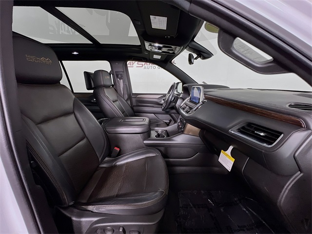 2021 Chevrolet Suburban High Country photo 40