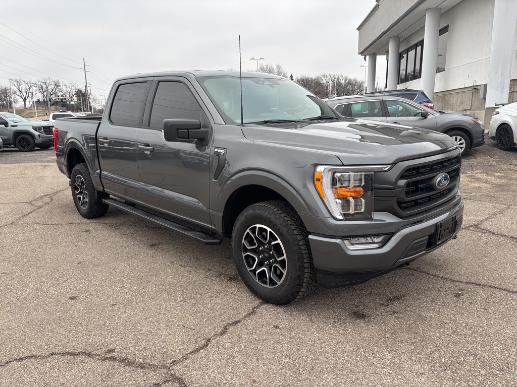 2022 Ford F-150 XLT's photo