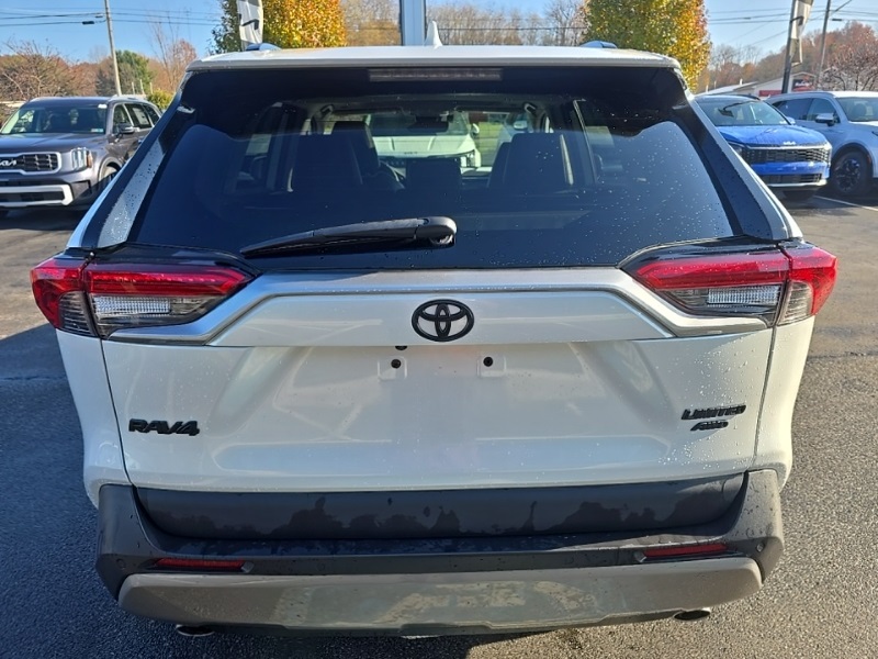 2023 Toyota RAV4 Limited photo 4
