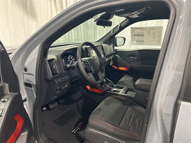 2025 Nissan Frontier PRO-4X photo 7