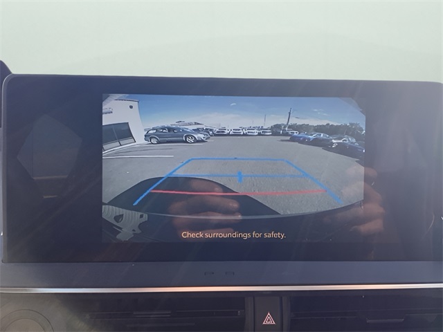 2023 Toyota Prius XLE photo 25