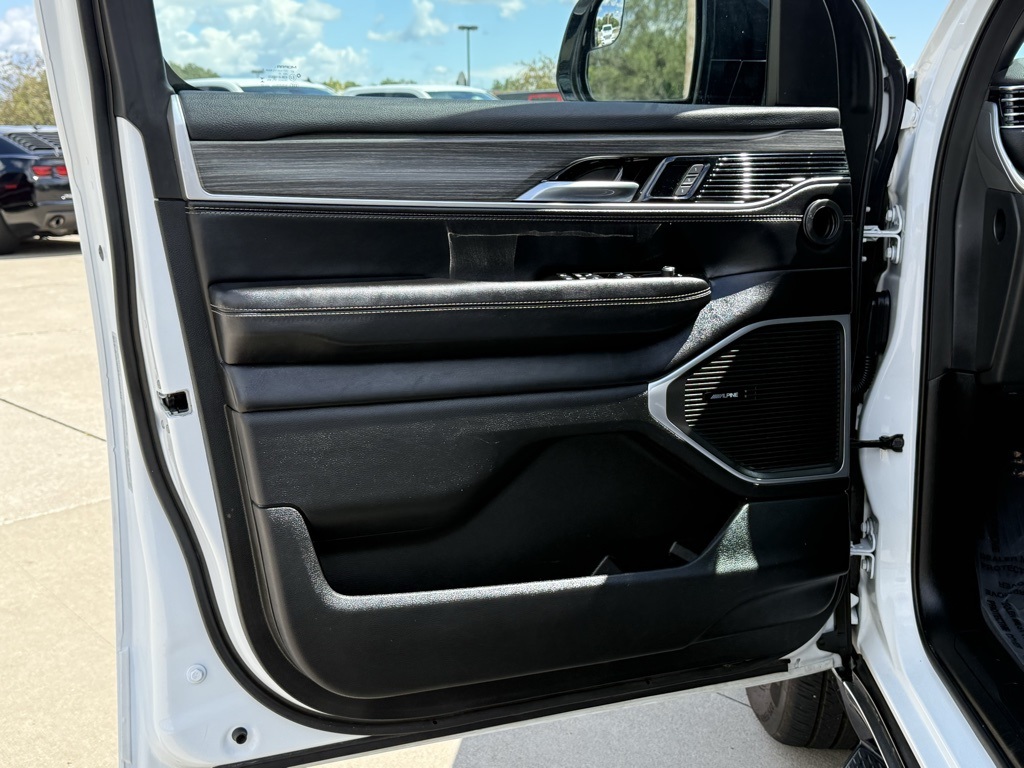 2023 Jeep Wagoneer L Series II photo 14