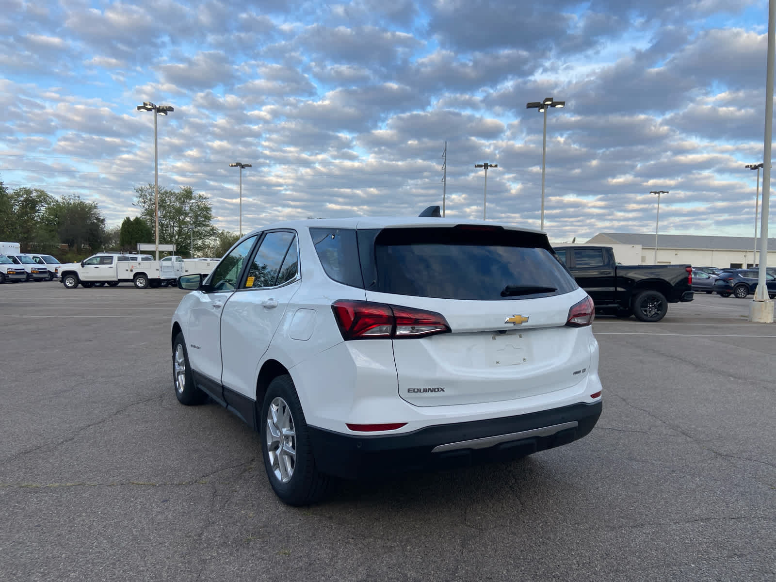 2023 Chevrolet Equinox LT photo 3