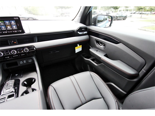2025 Honda Pilot TrailSport photo 9