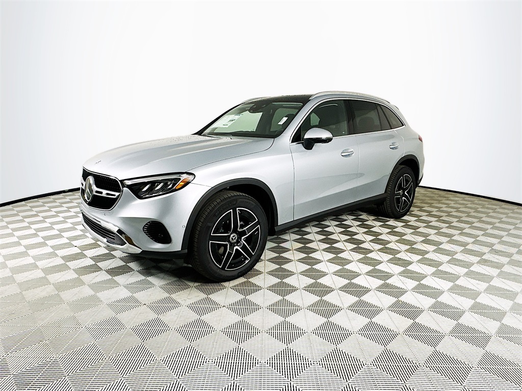 2026 Mercedes Benz GLC 300 4MATIC photo 3